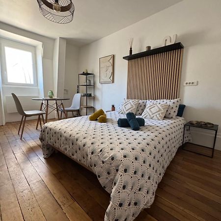Charmant Appartement Au Coeur De ブールジュ エクステリア 写真