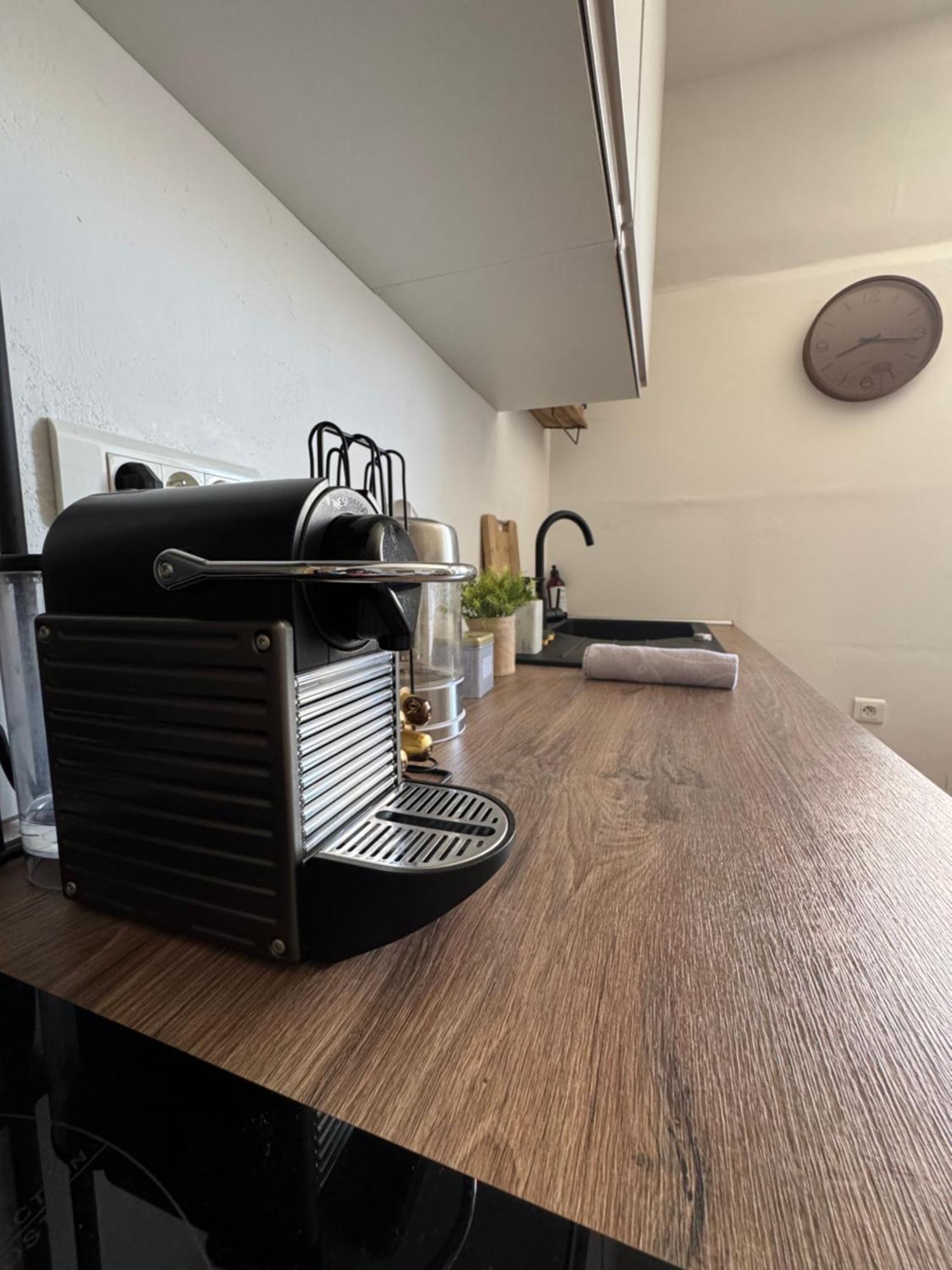 Charmant Appartement Au Coeur De ブールジュ エクステリア 写真