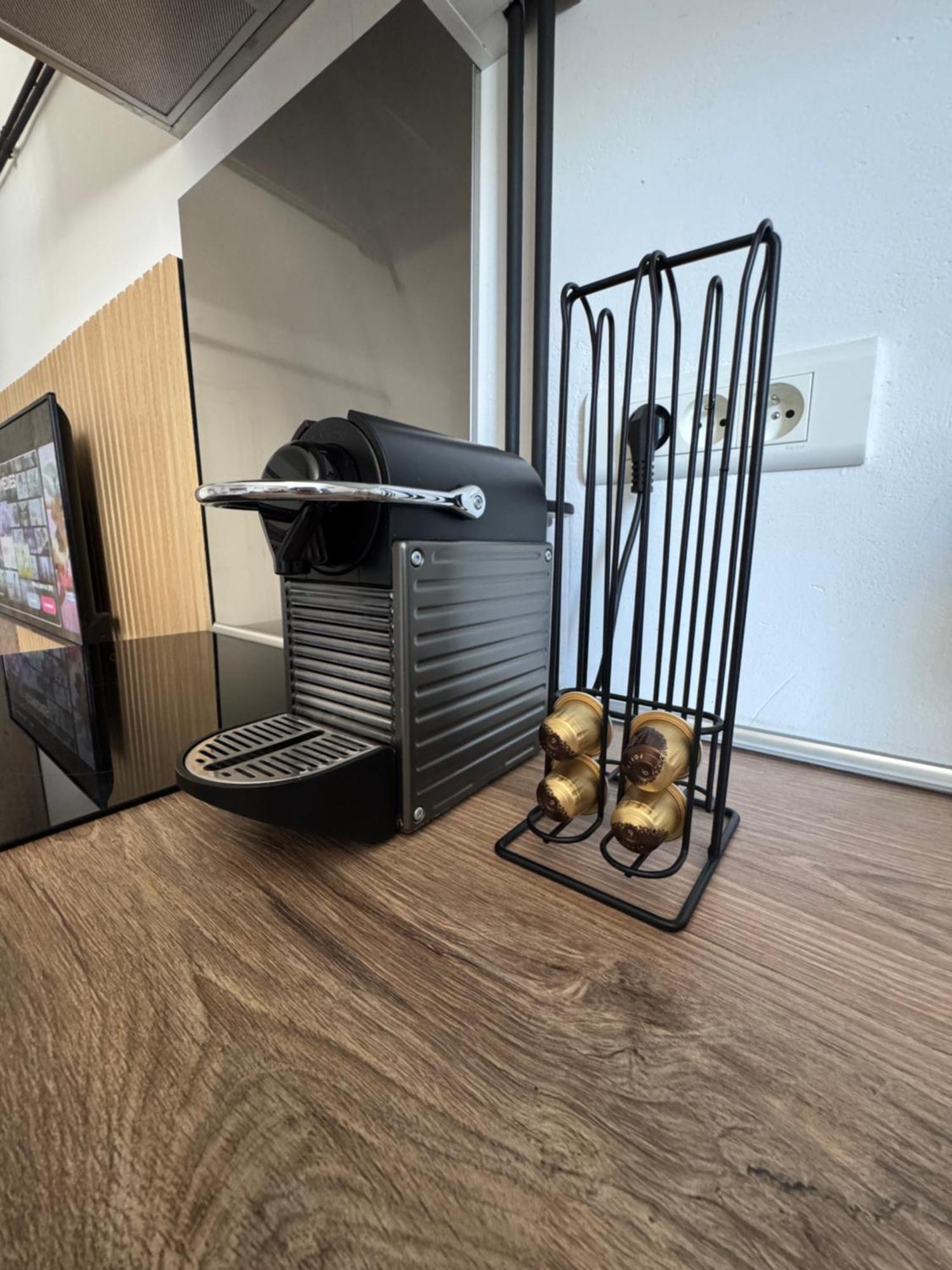 Charmant Appartement Au Coeur De ブールジュ エクステリア 写真